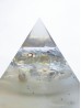 Оргонит пирамида за защита и хармония в дома с лунен камък перли и планински кристал размер L