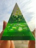 Пирамида оргонит за пари с нефрит оливин малахит - дървото на парите размер XL