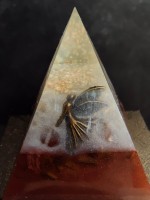 Оргонна пирамида за защита на дома с ангелски руни Планински кристал Тигрово око Prayer to the angels размер XL
