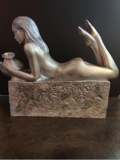 Статуетка подарък за зодия Водолей от алабастрит рисуван с натурални пигменти
