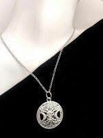 Келтски медальон за просперитет - дървото на живота и тройна луна