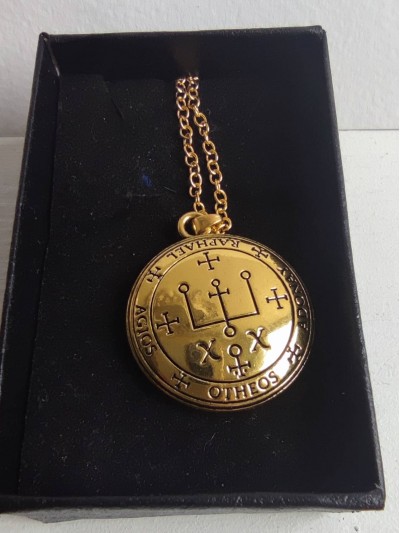 Медальон - Архангел Рафаел в златно